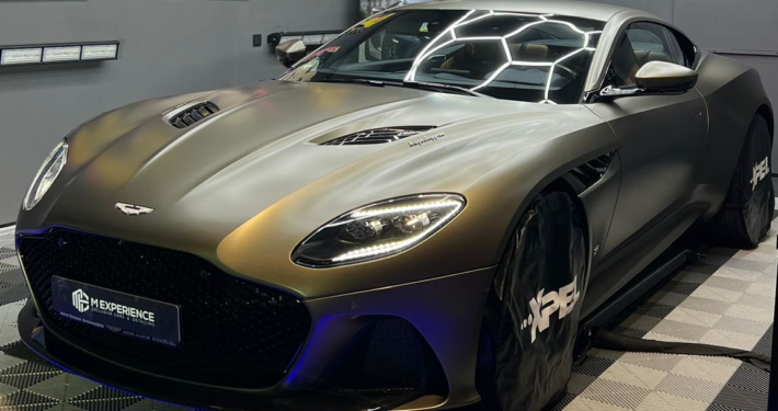 Aston Martin Vollfolierung