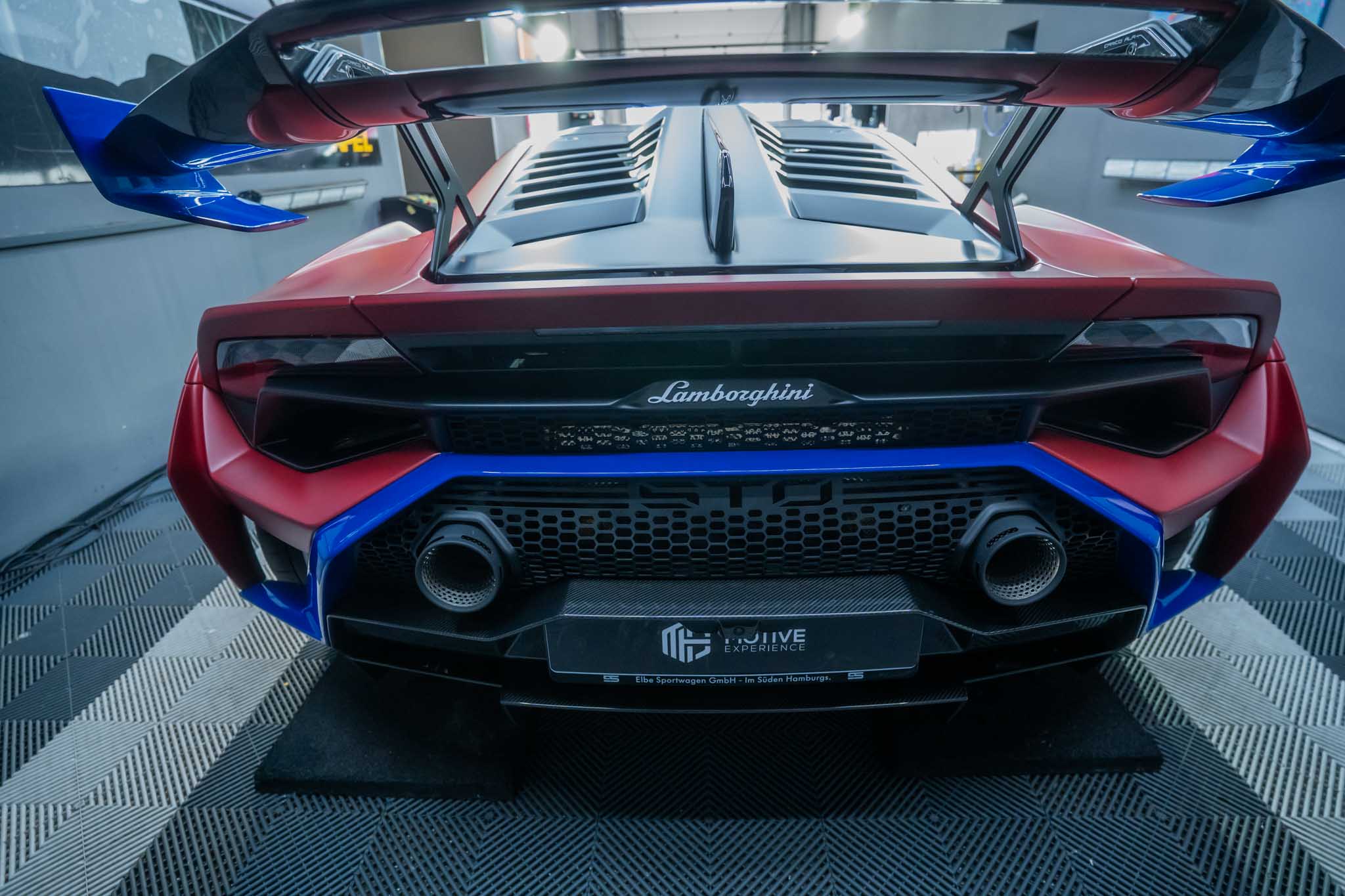 Lamborghini STO Vollfolierung Back - Motive Experience GmbH Lamborghini STO Vollfolierung Back
