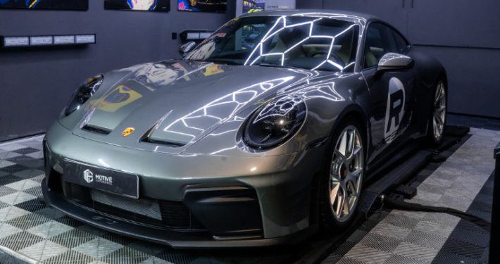 Porscher GT3 Motorhaube foliert - Motive Experience GmbH - Motive Experience GmbH Porscher GT3 Motorhaube foliert